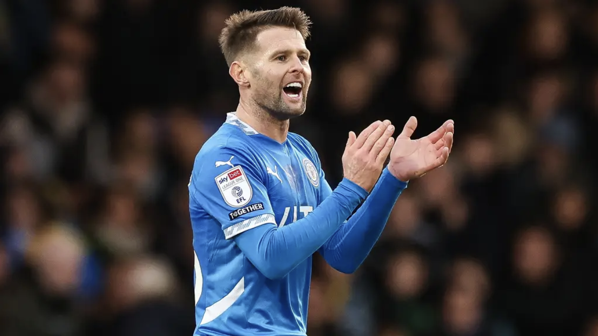 Oliver Norwood Stockport
